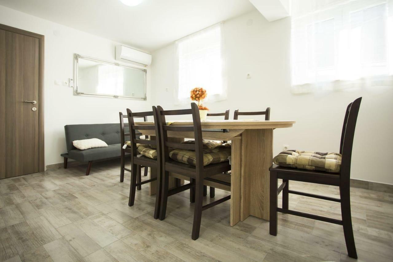 Apartman Leona Kaštela Buitenkant foto